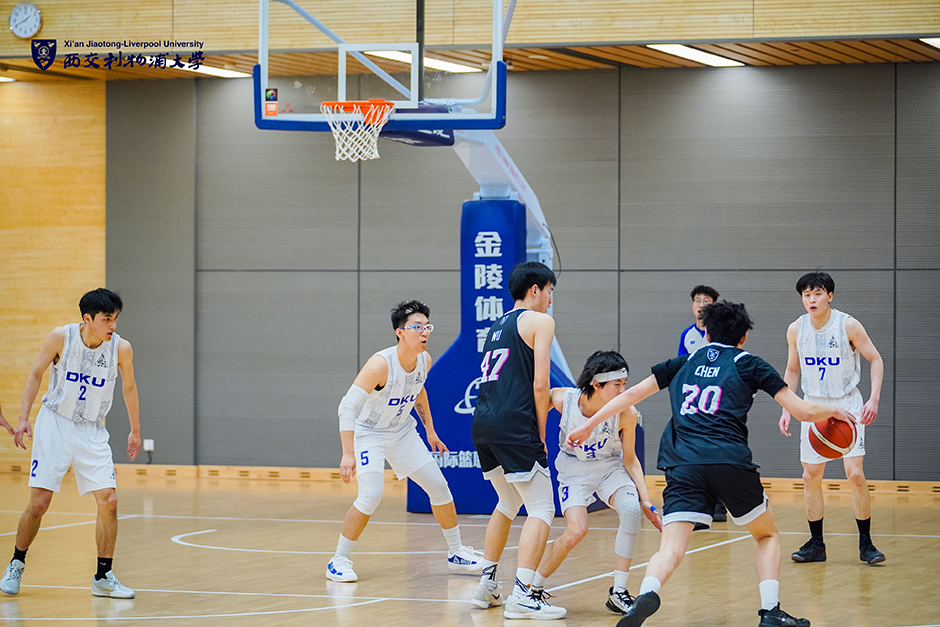 罗体：卡塔尔迪右小腿肌肉拉伤，预计缺阵20天左右